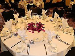 Norwood Inn & Suites La Crosse