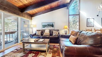 Mammoth Estates 113 Large Pet-Friendly Townhome, Walk to The Village, 