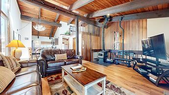 Mammoth Estates 113 Large Pet-Friendly Townhome, Walk to The Village, 