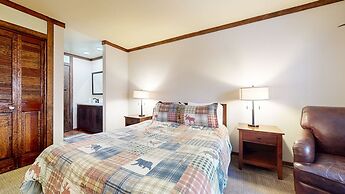 Mammoth Estates 113 Large Pet-Friendly Townhome, Walk to The Village, 