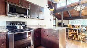 Mammoth Estates 113 Large Pet-Friendly Townhome, Walk to The Village, 