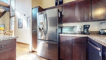 Mammoth Estates 113 Large Pet-Friendly Townhome, Walk to The Village, 