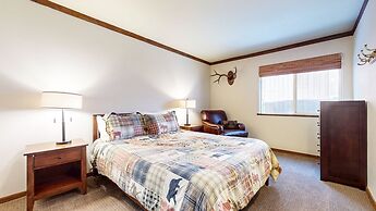 Mammoth Estates 113 Large Pet-Friendly Townhome, Walk to The Village, 