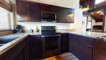 Mammoth Estates 113 Large Pet-Friendly Townhome, Walk to The Village, 
