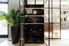 UPSUN HOTEL & SOCIAL CLUB