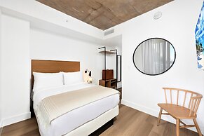 UPSUN HOTEL & SOCIAL CLUB