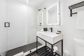 UPSUN HOTEL & SOCIAL CLUB