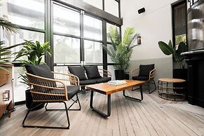 UPSUN HOTEL & SOCIAL CLUB