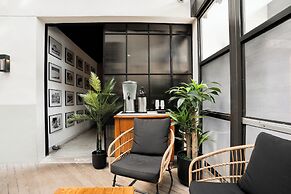 UPSUN HOTEL & SOCIAL CLUB