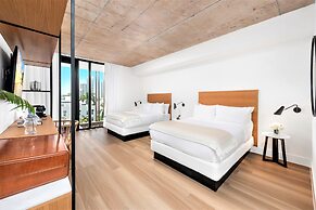 UPSUN HOTEL & SOCIAL CLUB