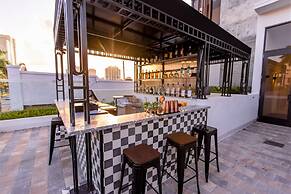 UPSUN HOTEL & SOCIAL CLUB