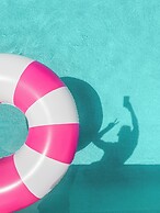 UPSUN HOTEL & SOCIAL CLUB