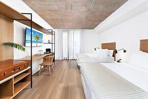 UPSUN HOTEL & SOCIAL CLUB