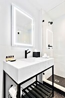 UPSUN HOTEL & SOCIAL CLUB