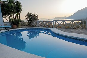 Apartment With Pool and Panorama View
