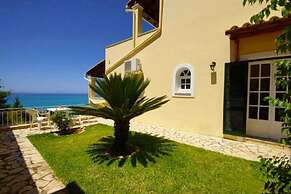 Natalia Loft Apartment C With Panoramic sea Views of Agios Gordios bay
