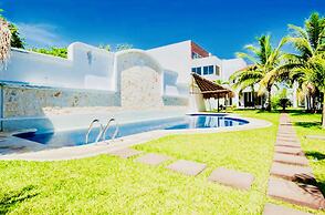 Gorgeous 22 People Villa With Pool Playacar Phase 2