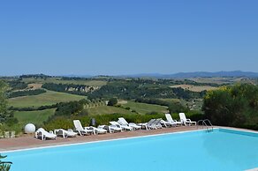 Luxurious Holiday Home With Private Patio, Tuscany, With Panoramic Swi