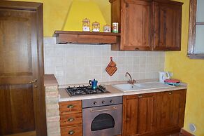 Luxurious Holiday Home With Private Patio, Tuscany, With Panoramic Swi