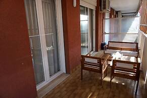 Lovely Flat With Sunny Terrace
