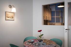 Blue Ark Acropolis Light