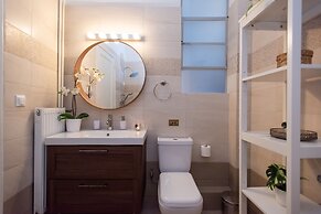 Blue Ark Acropolis Light