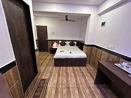 Lucky Serviced Apartments – Near BKC