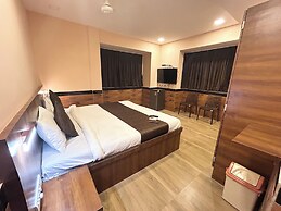 Lucky Serviced Apartments – Near BKC