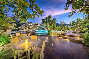 Phukalini Luxury Pool Villa & Onsen