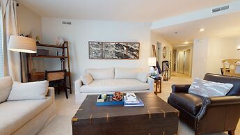 Silver Bear 21 Updated, Light and Bright, Walk to Canyon Lodge and Gon