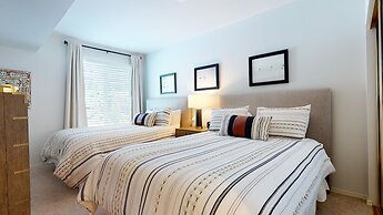 Silver Bear 21 Updated, Light and Bright, Walk to Canyon Lodge and Gon