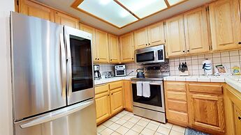 Silver Bear 21 Updated, Light and Bright, Walk to Canyon Lodge and Gon