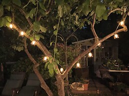 Entire 1bed Studio With Ensuite, Balcony & Parking