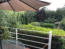 Entire 1bed Studio With Ensuite, Balcony & Parking