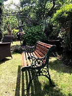 Entire 1bed Studio With Ensuite, Balcony & Parking