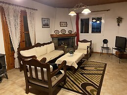 Cosy Calm Cottage in Olive Trees With sea View