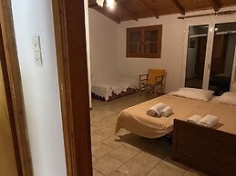 Cosy Calm Cottage in Olive Trees With sea View