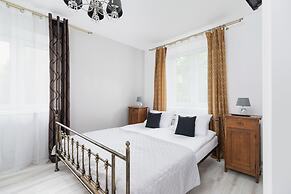 Retro Apartment Zamoyskiego by Renters