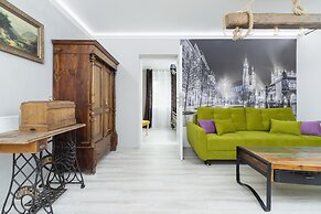 Retro Apartment Zamoyskiego by Renters