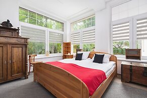 Retro Apartment Zamoyskiego by Renters