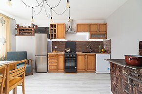 Retro Apartment Zamoyskiego by Renters