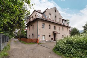 Retro Apartment Zamoyskiego by Renters