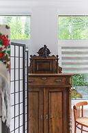 Retro Apartment Zamoyskiego by Renters