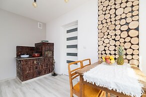 Retro Apartment Zamoyskiego by Renters