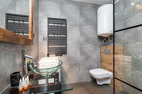 Retro Apartment Zamoyskiego by Renters