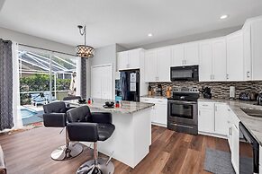 Huge and Modern Home, Only 12 Miles From Disney! #6wr338