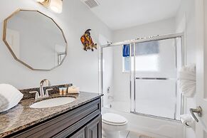 Huge and Modern Home, Only 12 Miles From Disney! #6wr338