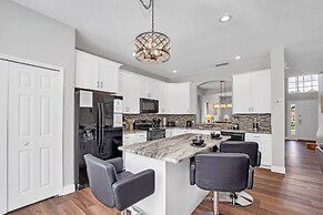 Huge and Modern Home, Only 12 Miles From Disney! #6wr338