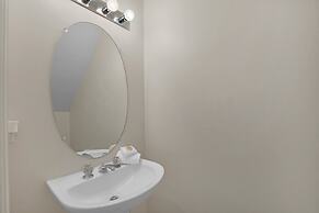 Huge and Modern Home, Only 12 Miles From Disney! #6wr338