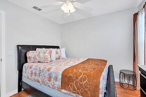 Huge and Modern Home, Only 12 Miles From Disney! #6wr338